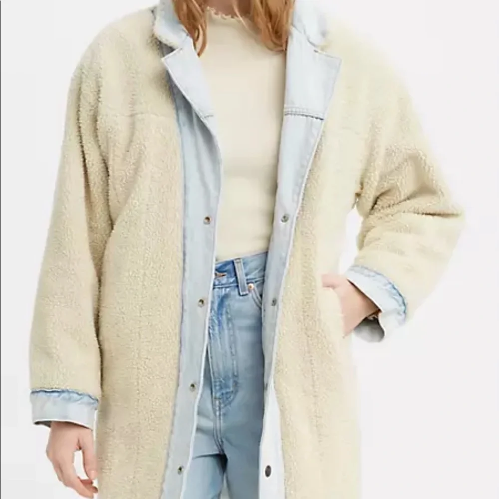 NWT Levi’s Reversible Faux Sherpa Denim Trucker Coat Size Medium - Picture 9 of 12